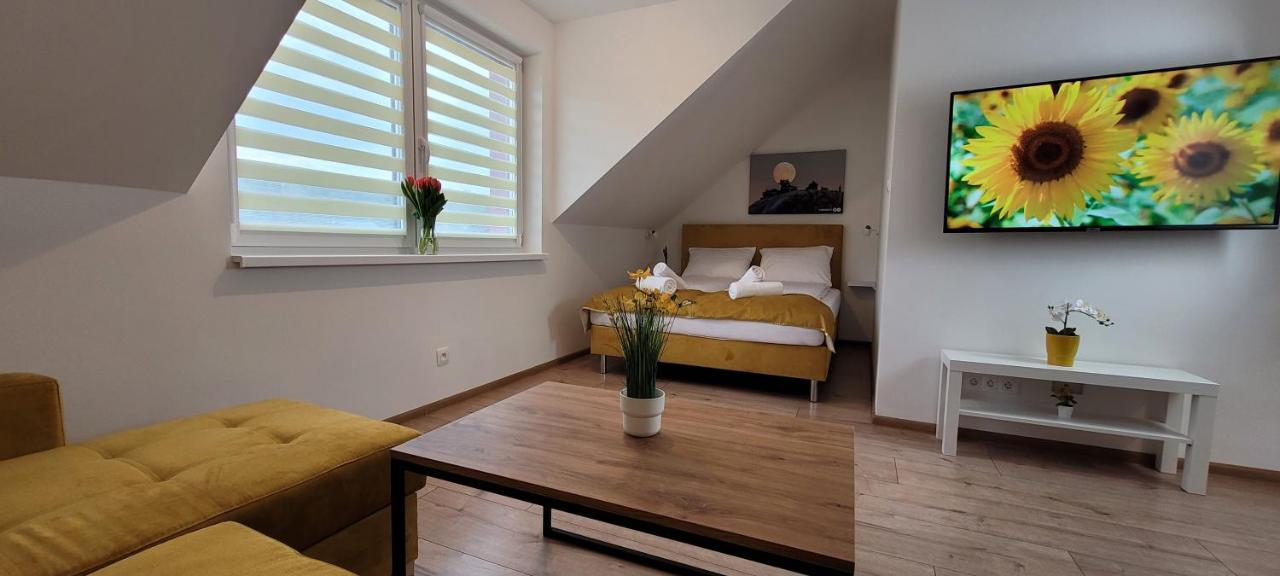 Kolorowe Cieplice - Apartamenty Z Widokiem Na Karkonosze Jelenia Góra Exteriör bild