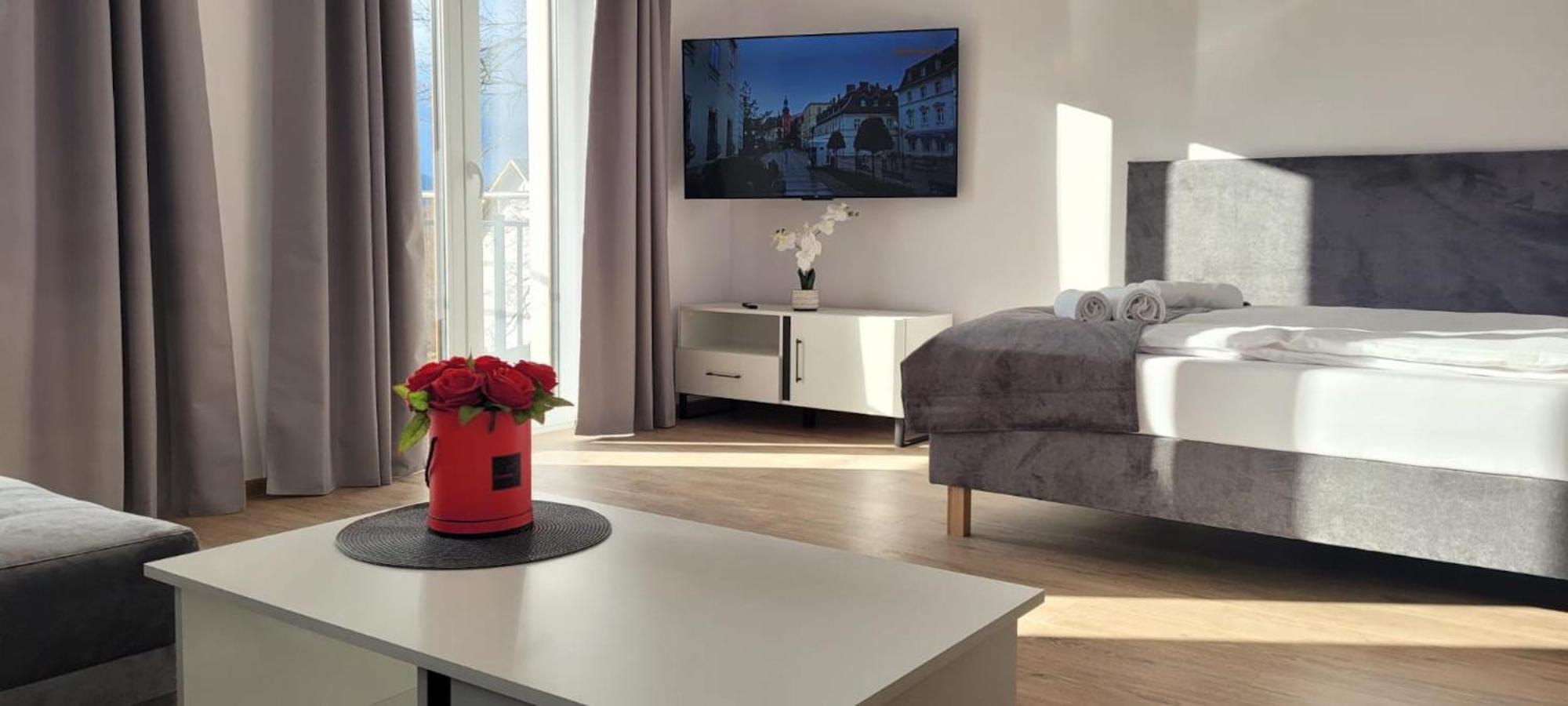 Kolorowe Cieplice - Apartamenty Z Widokiem Na Karkonosze Jelenia Góra Exteriör bild